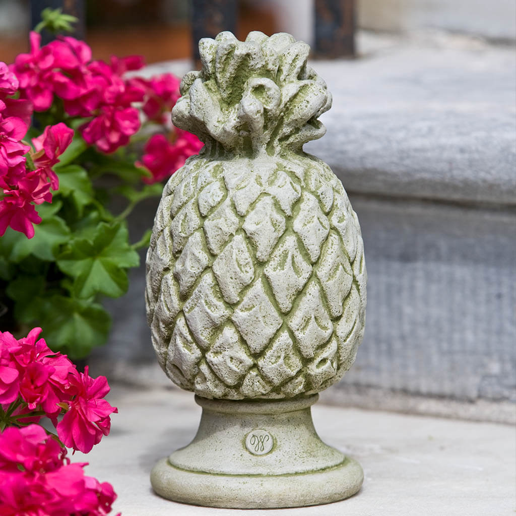 Williamsburg Pineapple Finial