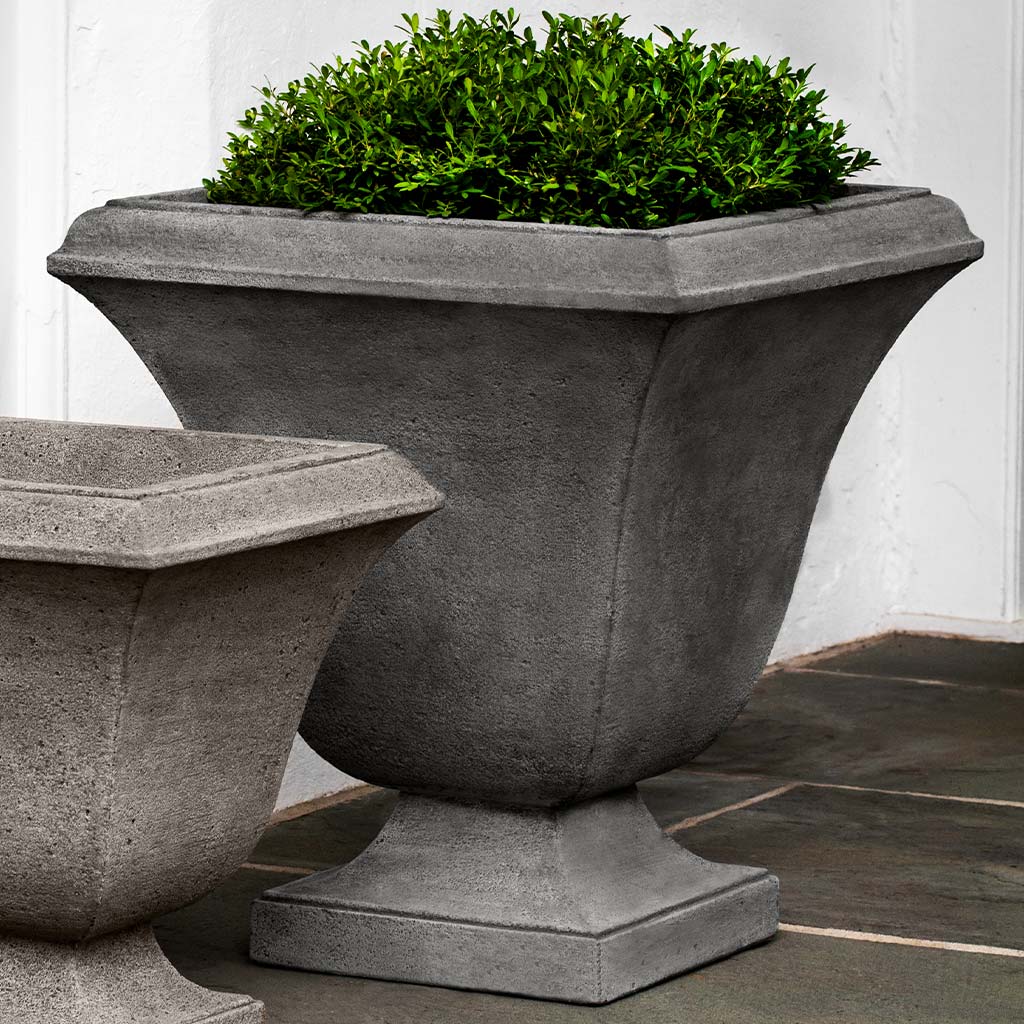 Trowbridge Urn, Large